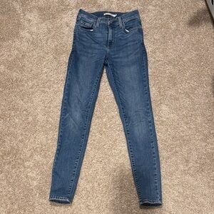 Levi's Women's Skinny Jeans in Blue
